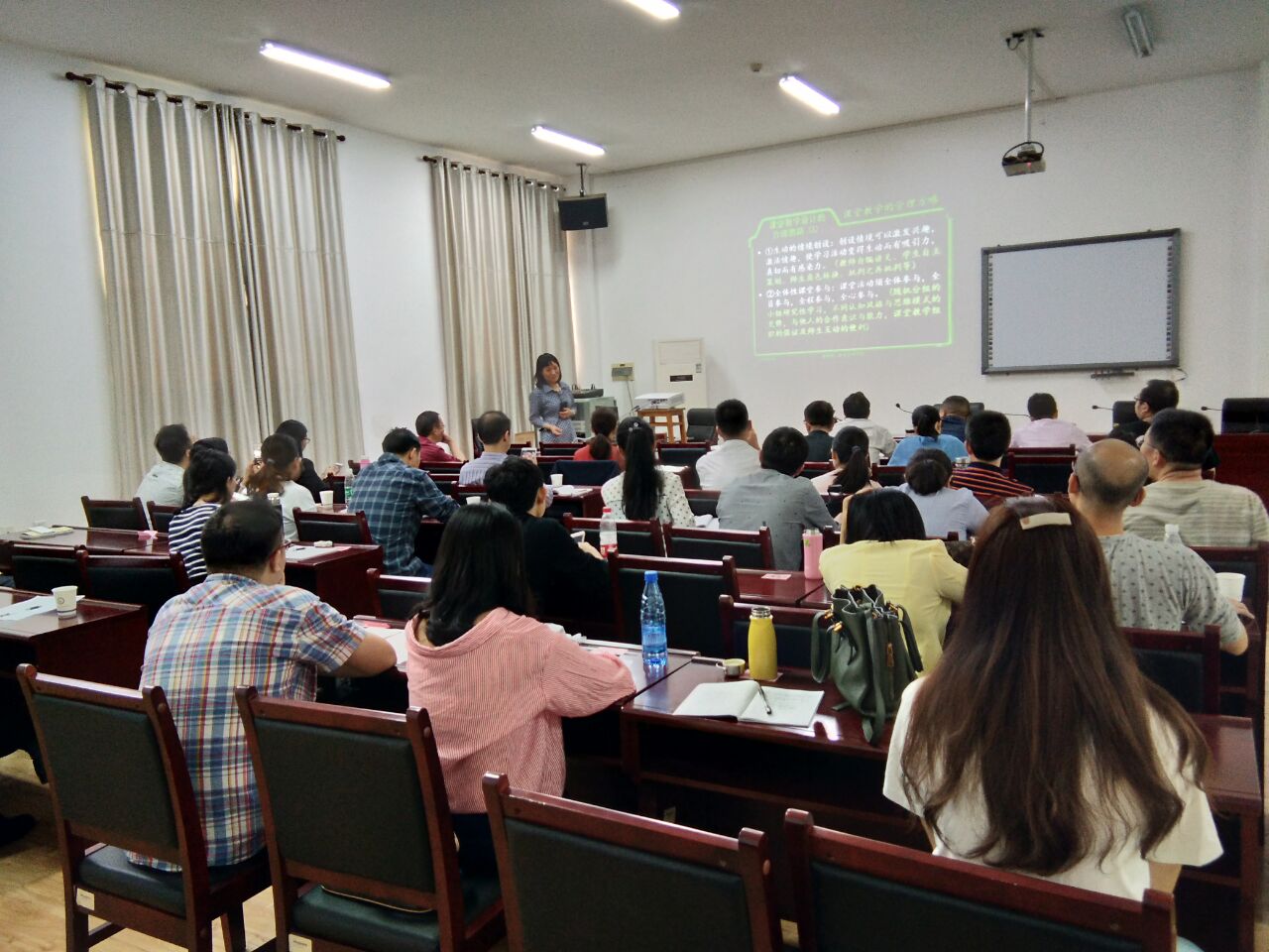 淄博电子工程学校举行教学能力大赛专家指导培训会